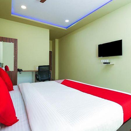 Oyo 27902 Center Point The Hotel Visakhapatnam Zewnętrze zdjęcie