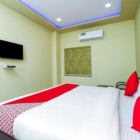 Oyo 27902 Center Point The Hotel Visakhapatnam Zewnętrze zdjęcie