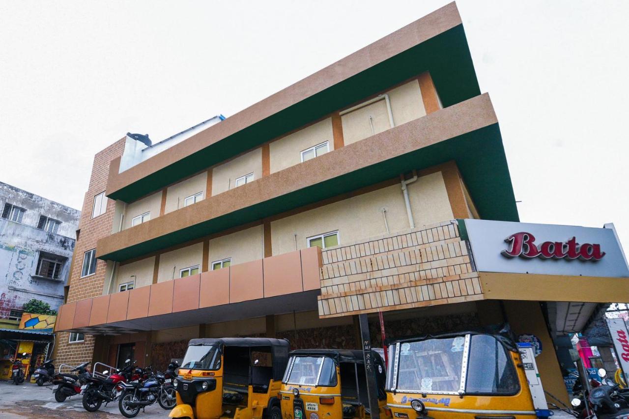 Oyo 27902 Center Point The Hotel Visakhapatnam Zewnętrze zdjęcie